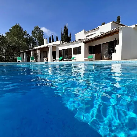 Bellevue With Pool By Homing Villa