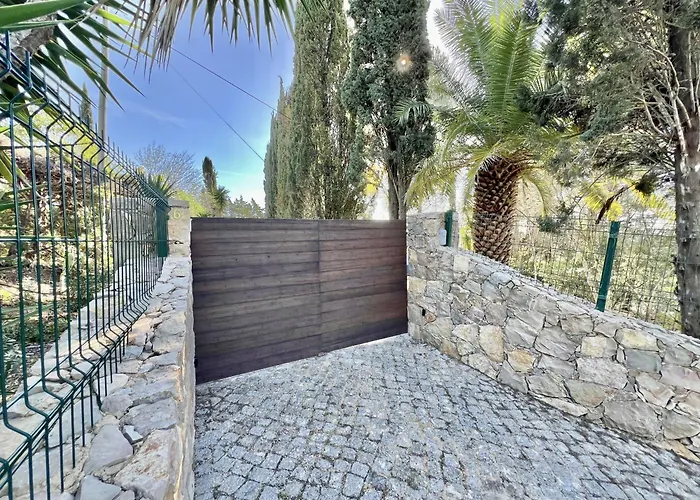 Bellevue With Pool By Homing 빌라