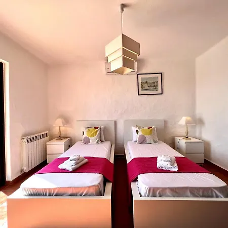 Villa Bellevue With Pool By Homing Portimao